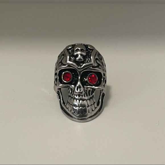Brand New Unisex Size 2-2.5 Goethe Style Ring Stainless Steel Red-Eye Skull - Picture 2 of 10